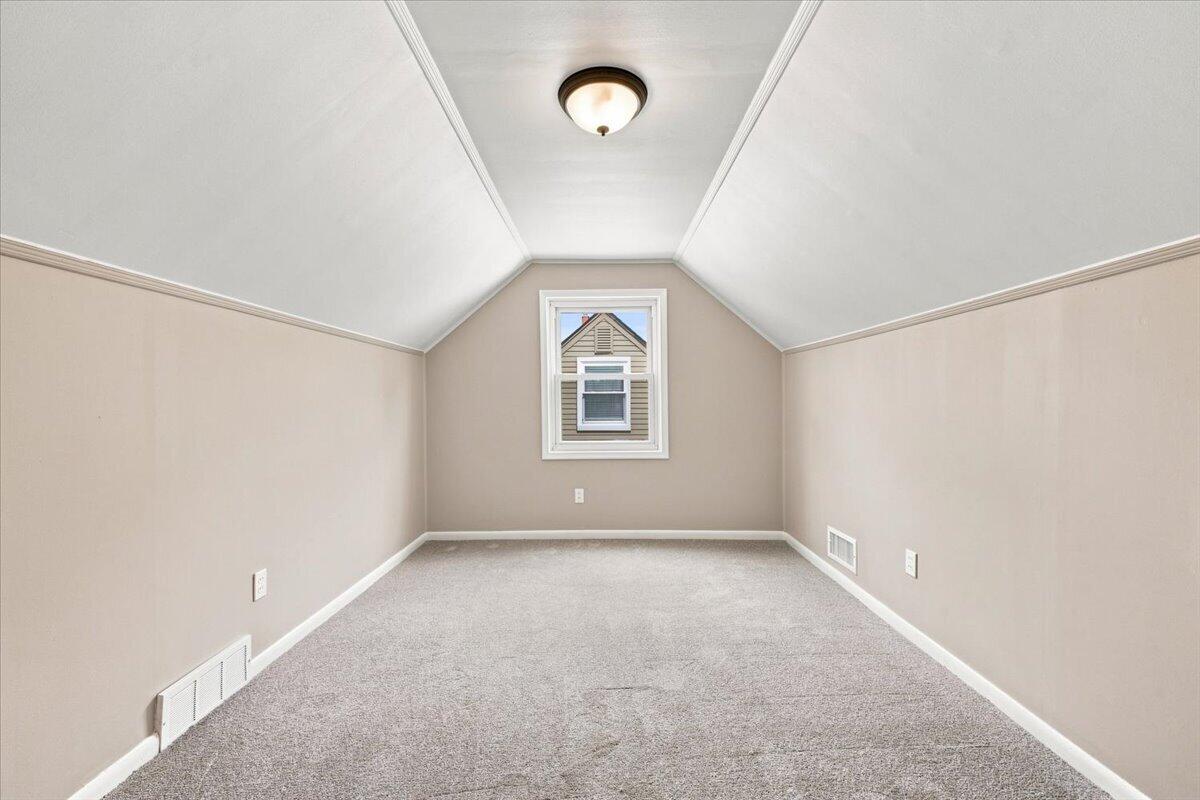 815 S Marias Avenue Property Photo 18