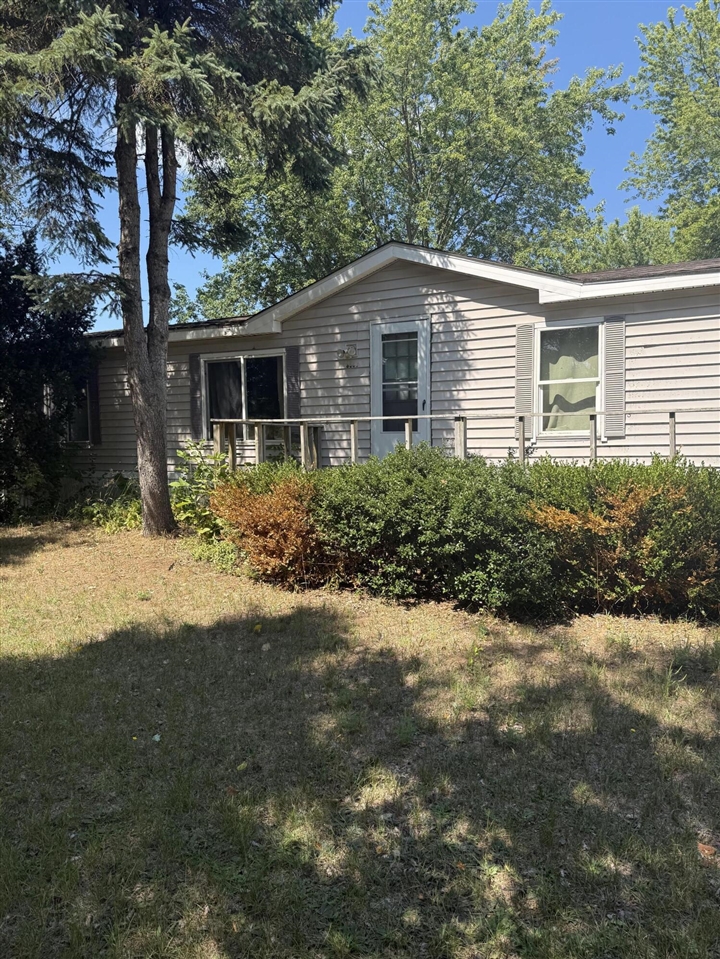 8809 W 13 Mile Road Property Photo 1
