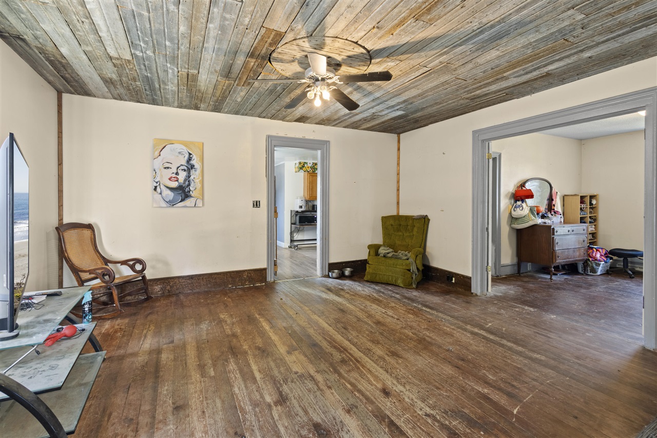 216 N Chicago Street Property Photo 7