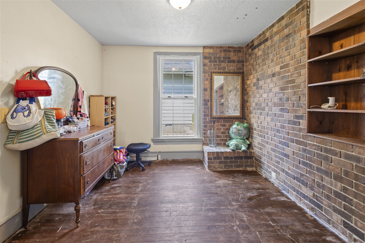 216 N Chicago Street Property Photo 9
