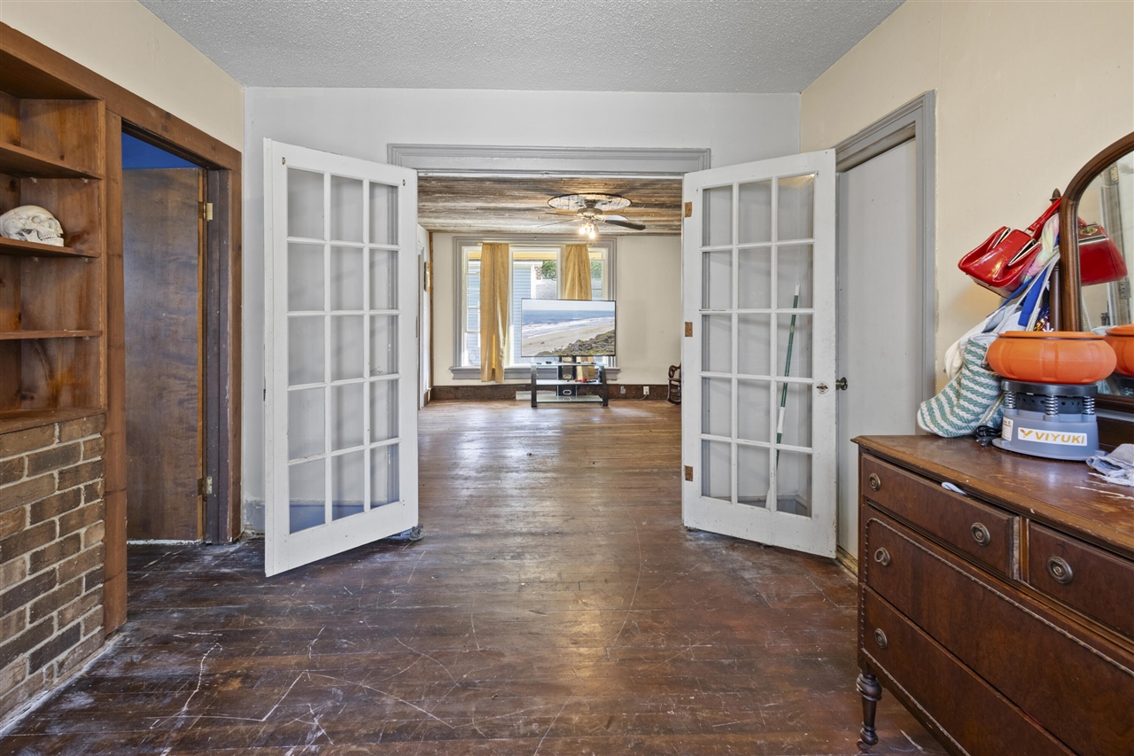 216 N Chicago Street Property Photo 10