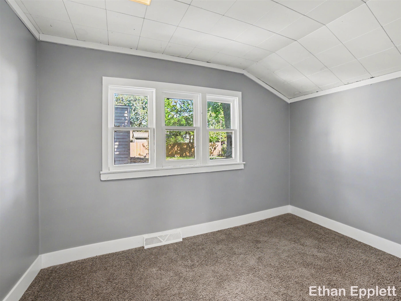 1532 Leahy Street Property Photo 10