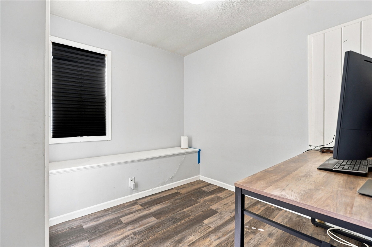 1044 Lockridge Drive Property Photo 32