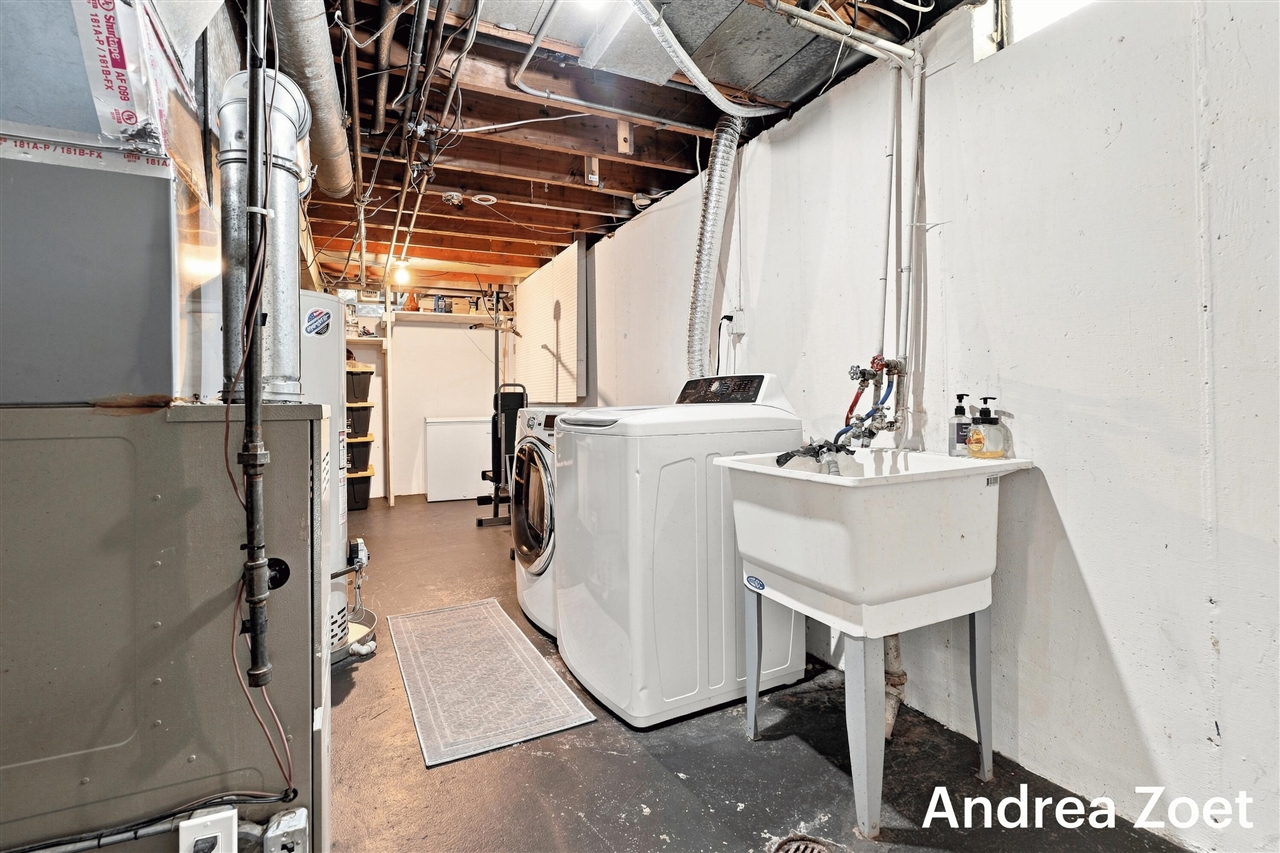 1044 Lockridge Drive Property Photo 42
