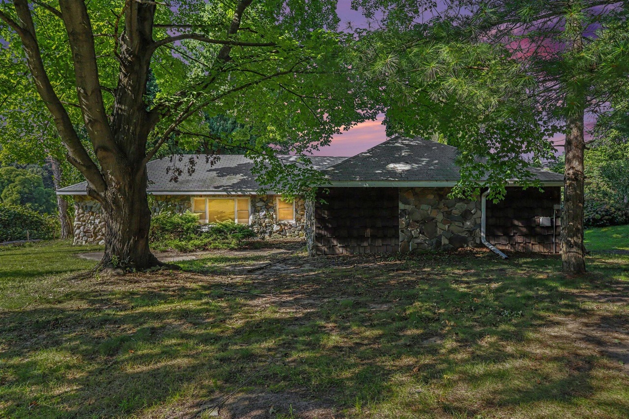 24156 Banker Street Property Photo 1