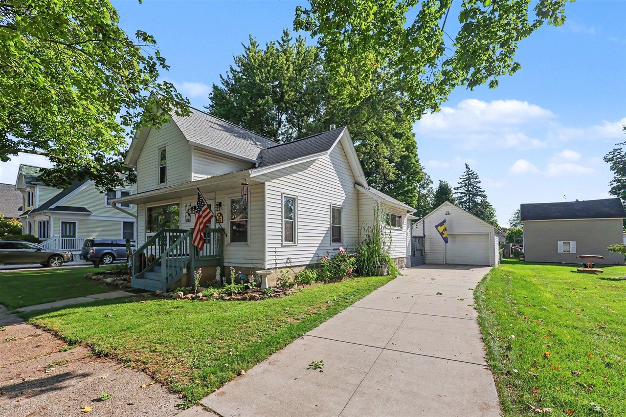 812 6th Avenue Property Photo 3