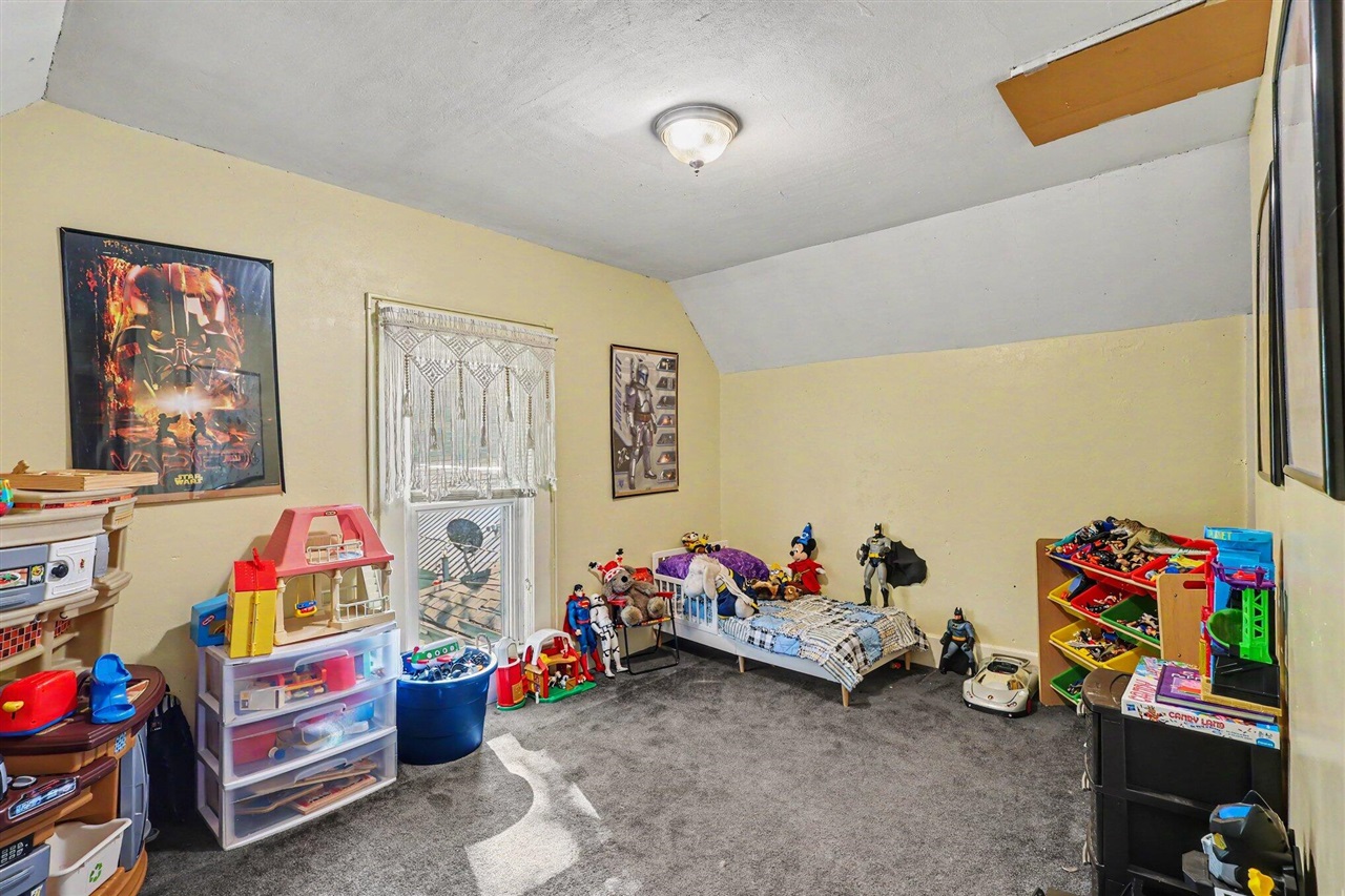 812 6th Avenue Property Photo 19