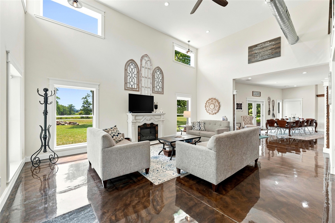 10268 Graham Road Property Photo 11