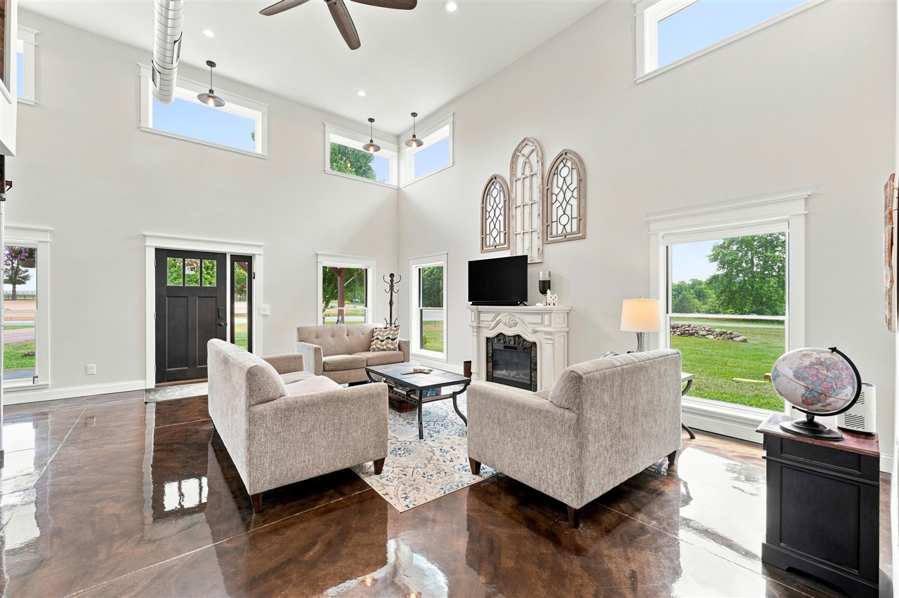 10268 Graham Road Property Photo 16
