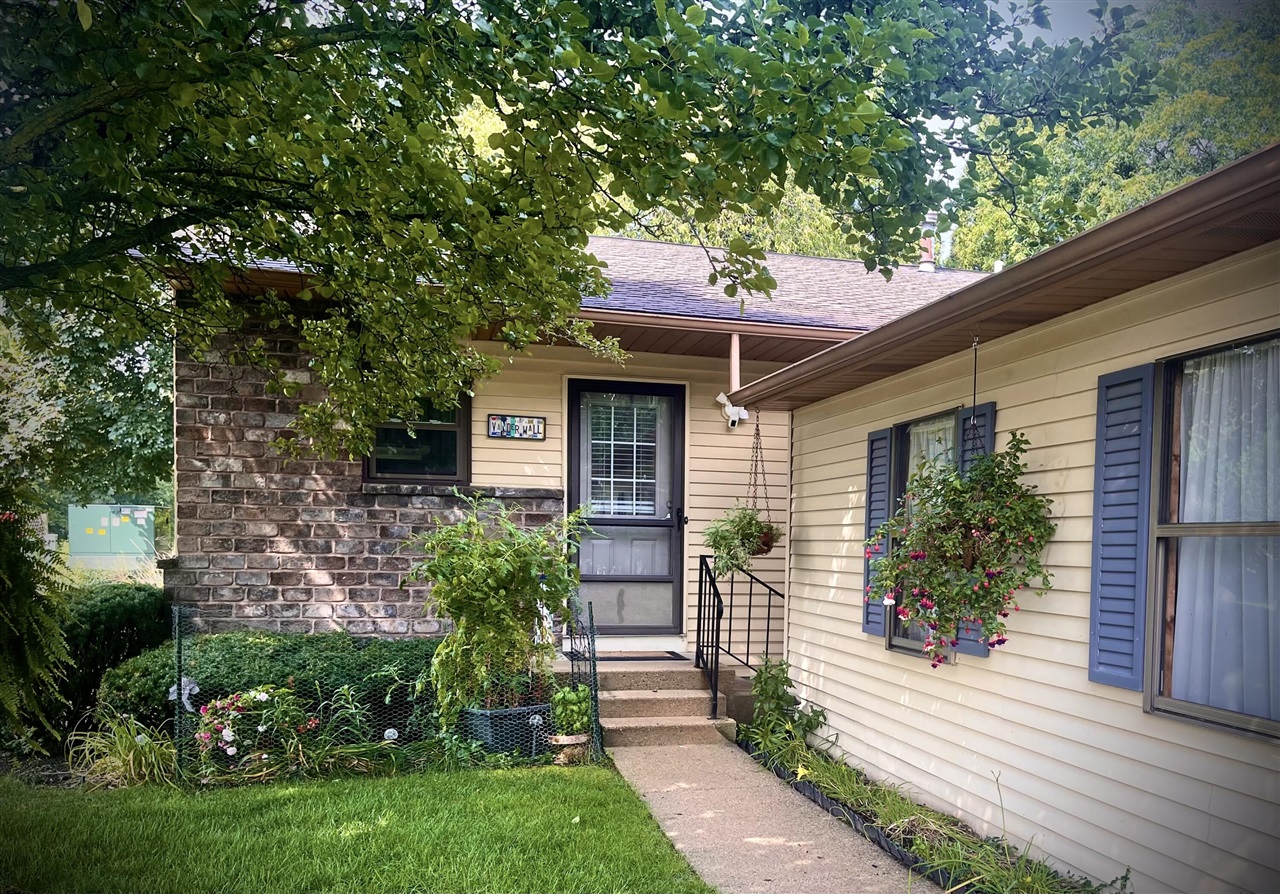 3250 Oxford Drive Property Photo 1