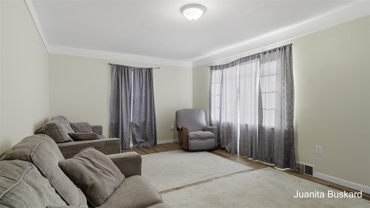 3449 Taft Avenue Property Photo 4