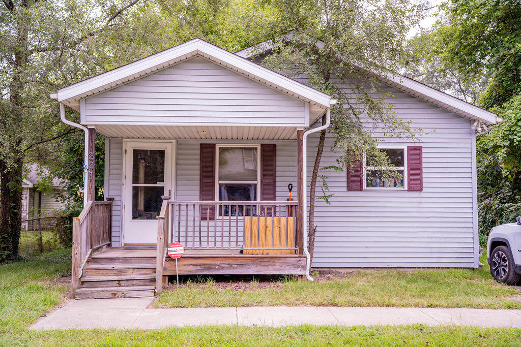 227 Cornelia Street Property Photo 1