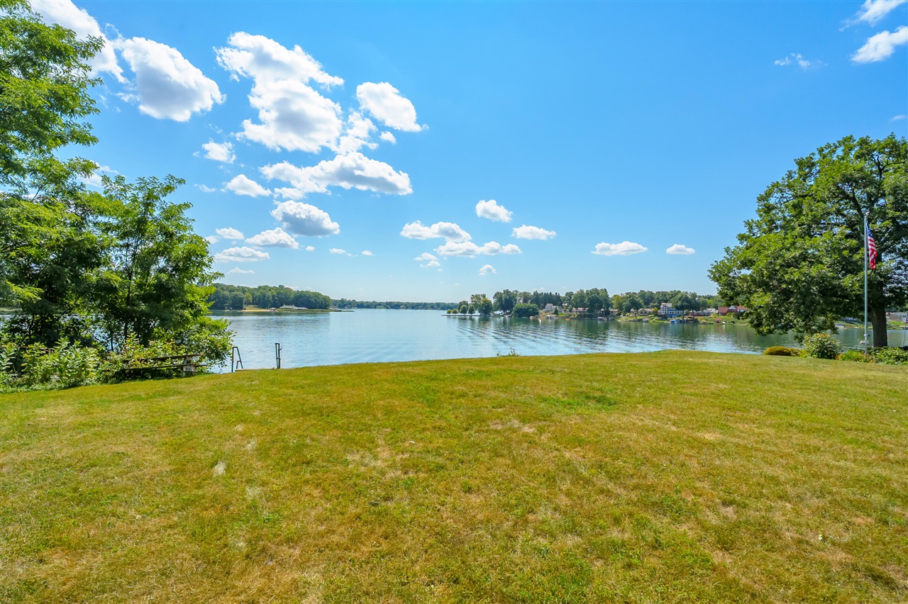 130 Waupakisco Beach Property Photo 2