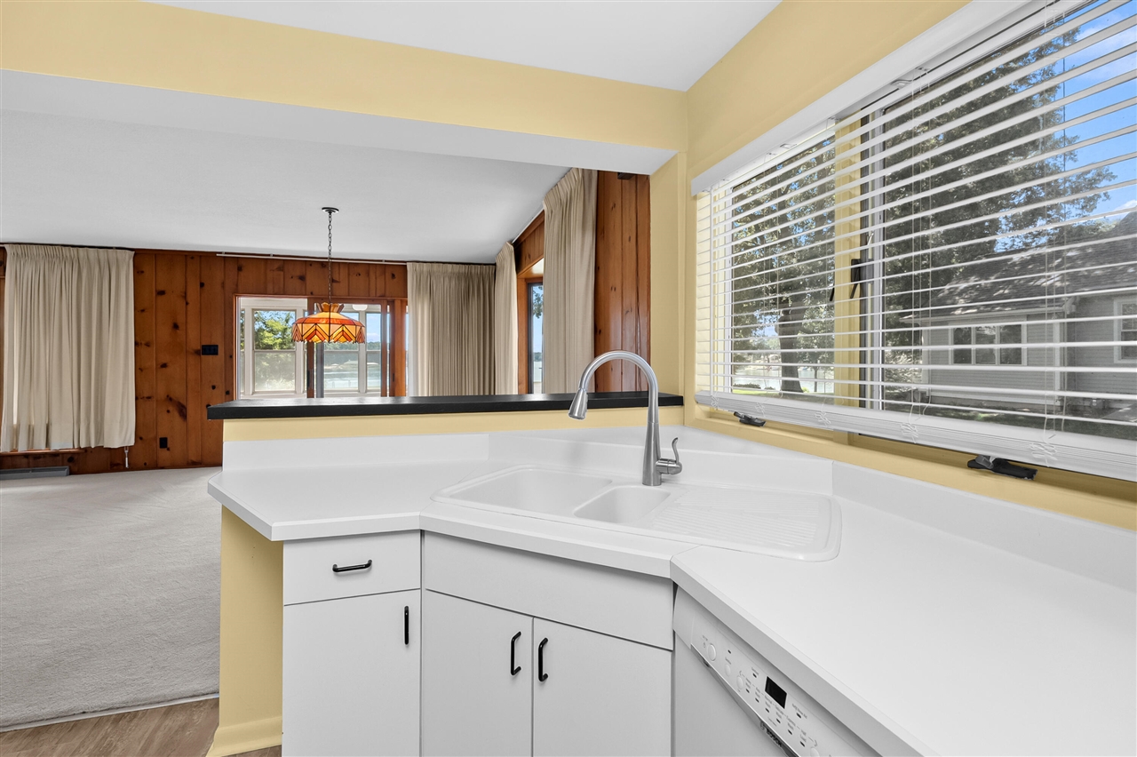 130 Waupakisco Beach Property Photo 5