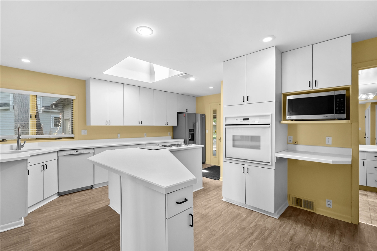 130 Waupakisco Beach Property Photo 8