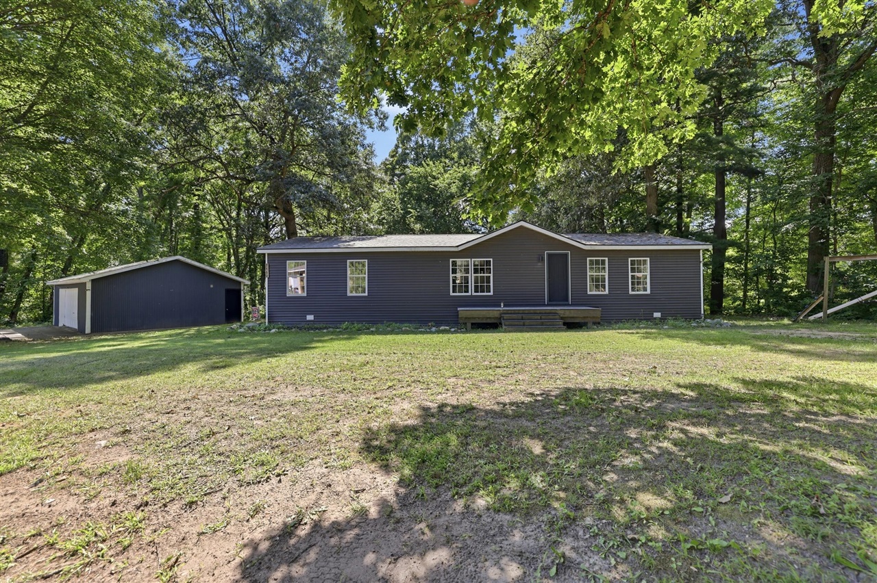 7460 Pine Ridge Drive Property Photo 1