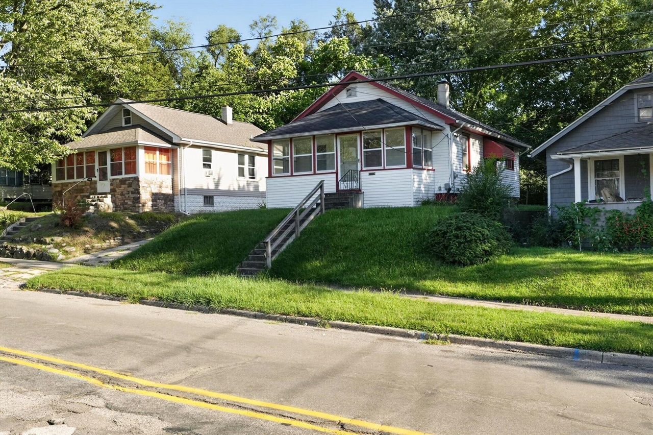 303 E Prospect Street Property Photo 4