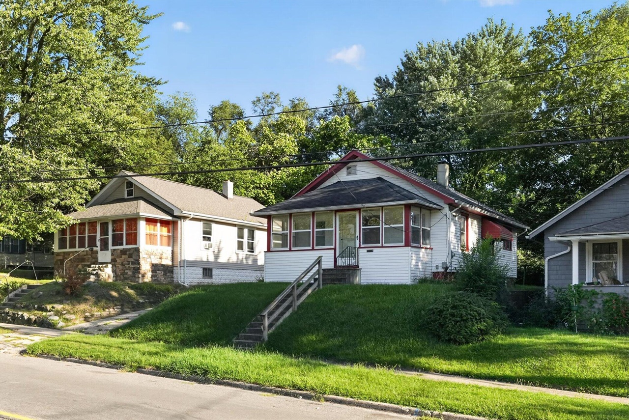 303 E Prospect Street Property Photo 5