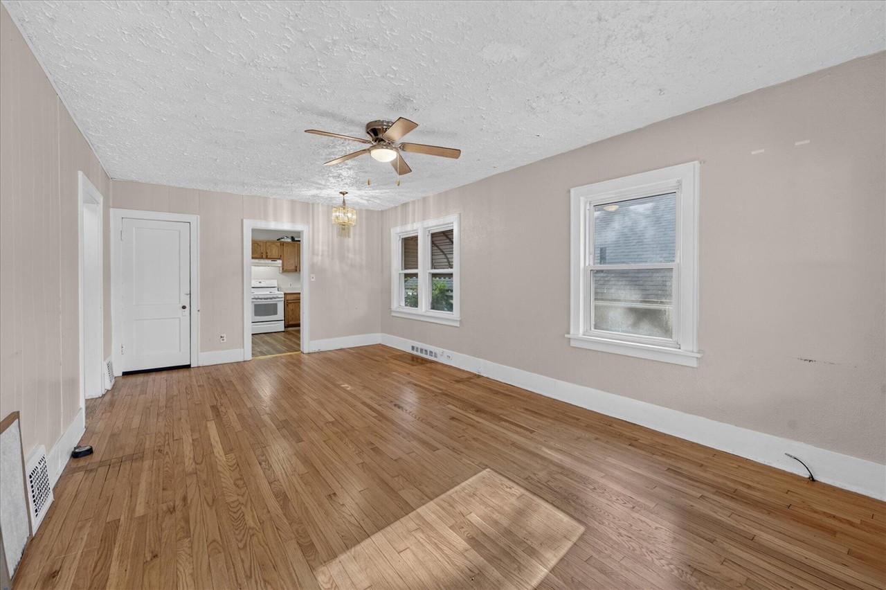 303 E Prospect Street Property Photo 10