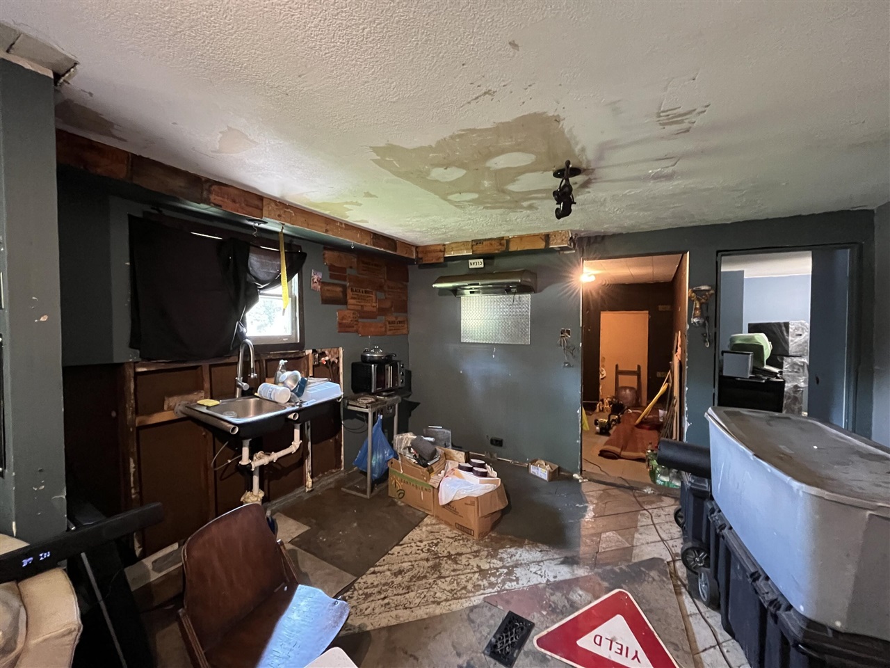 1055 Maynard Drive Property Photo 5