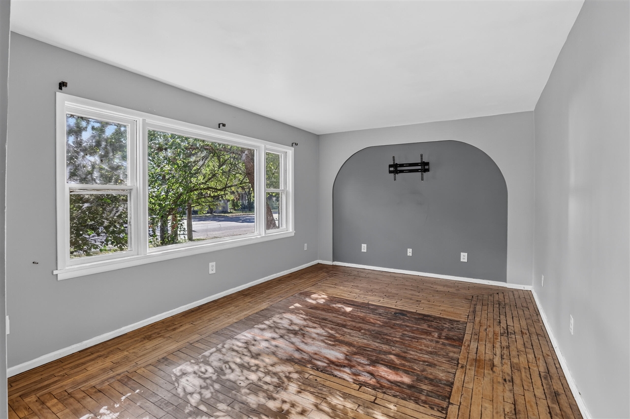 430 S Main Street Property Photo 15