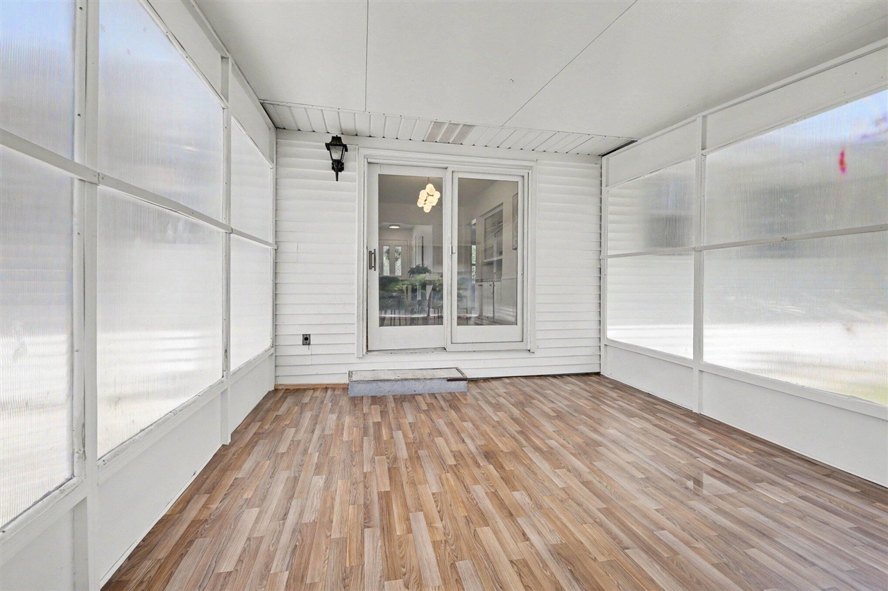 1628 Bridle Creek Street Property Photo 13