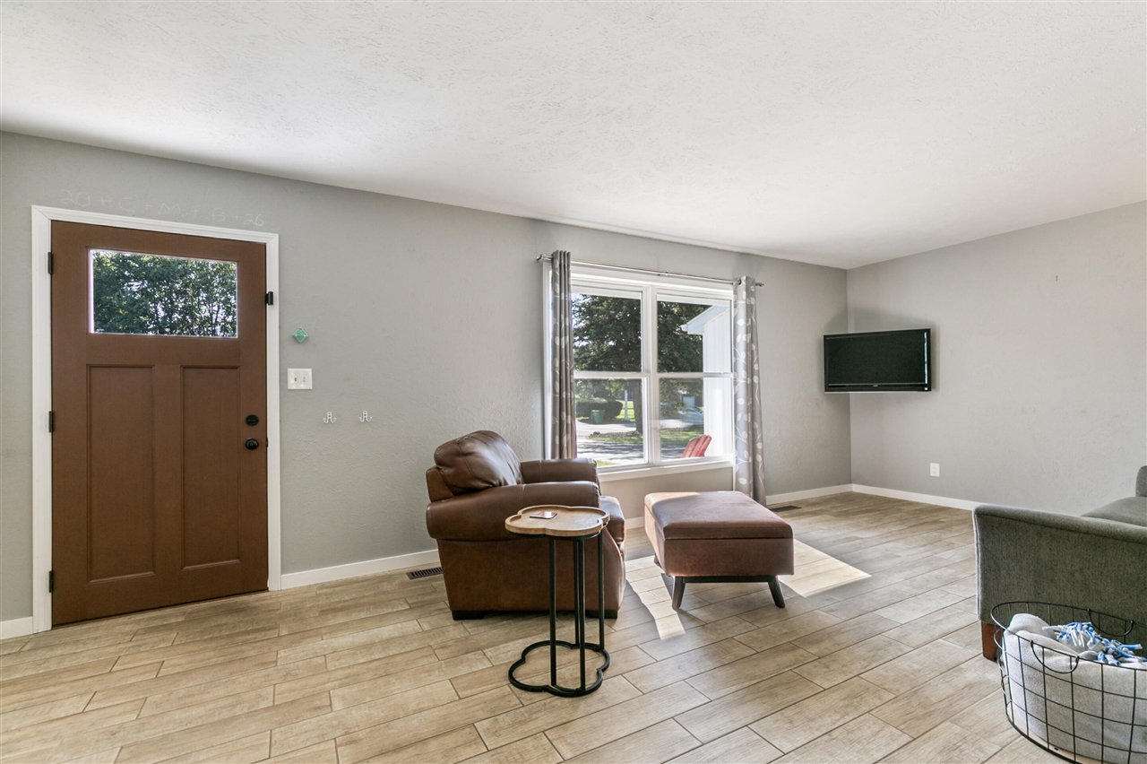 1411 E Rishel Road Property Photo 8