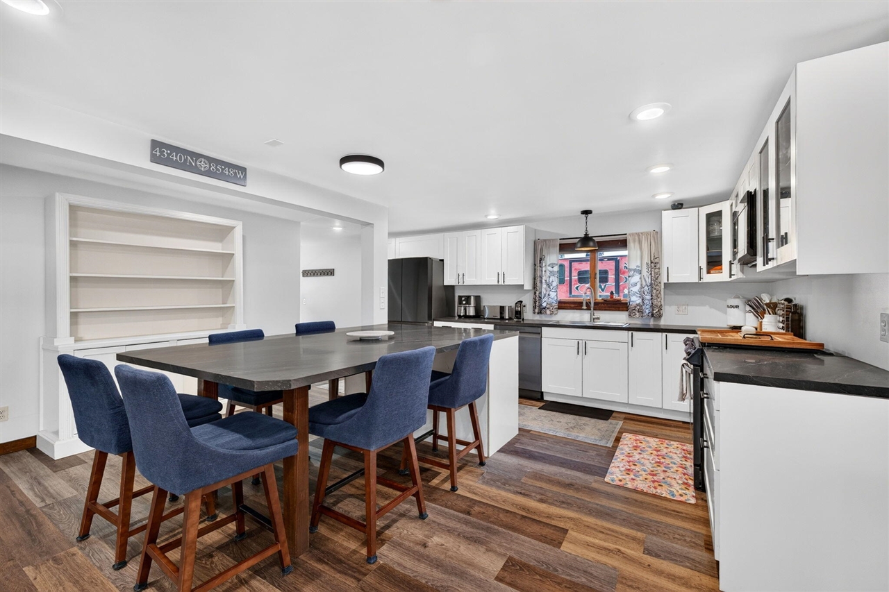 75 Elliott Street Property Photo 12