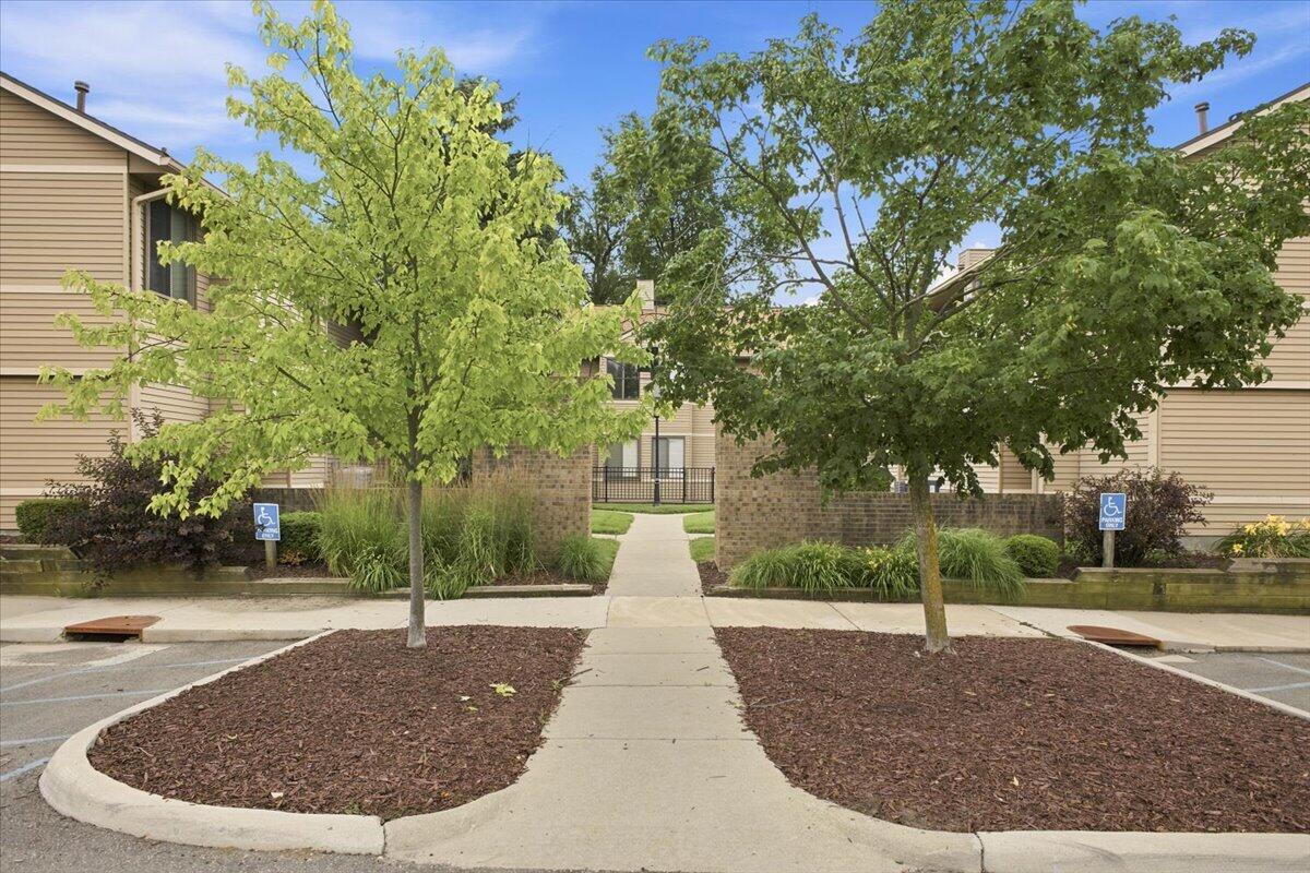 300 Briarcrest Drive Property Photo 41