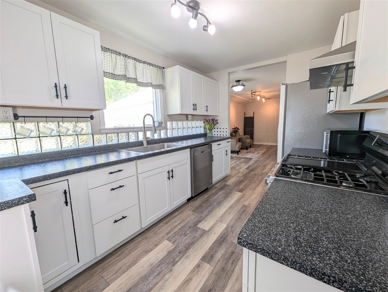201 Randolph Street Property Photo 11