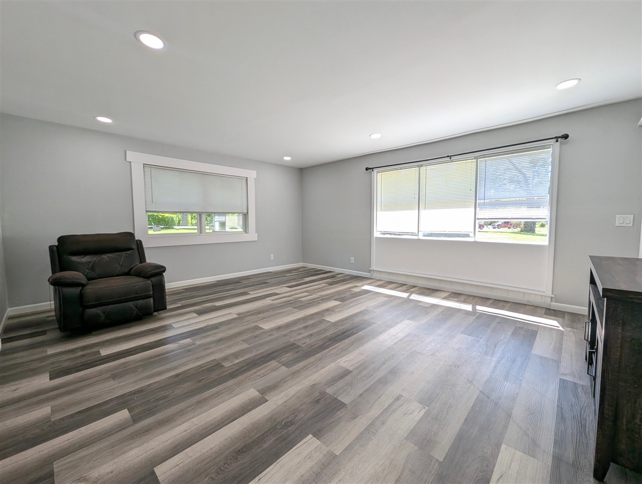 201 Randolph Street Property Photo 28