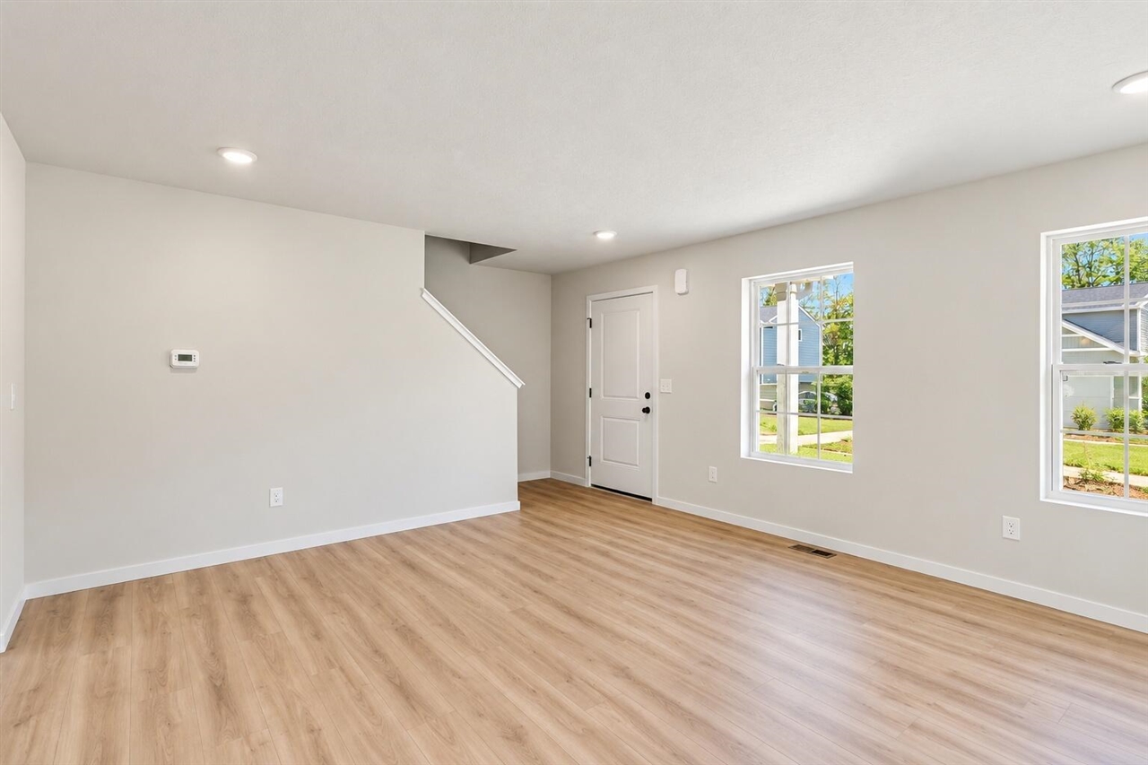 1005 Vertex Circle Property Photo 2