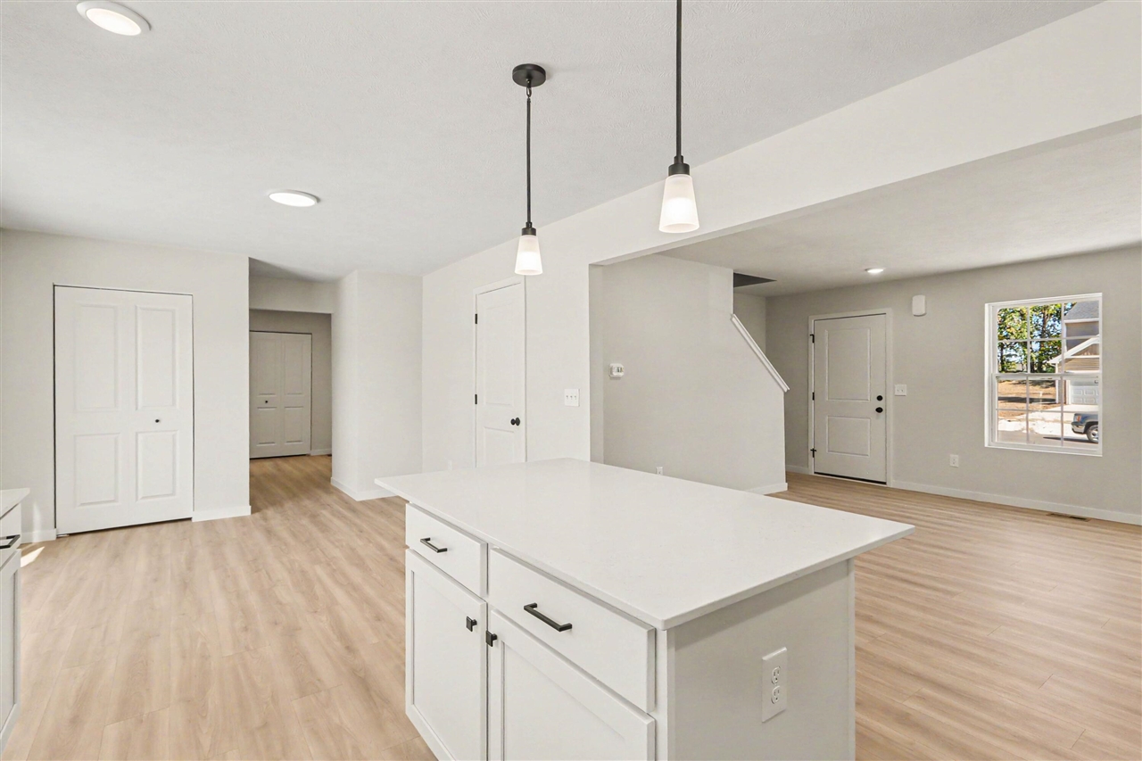 1005 Vertex Circle Property Photo 4