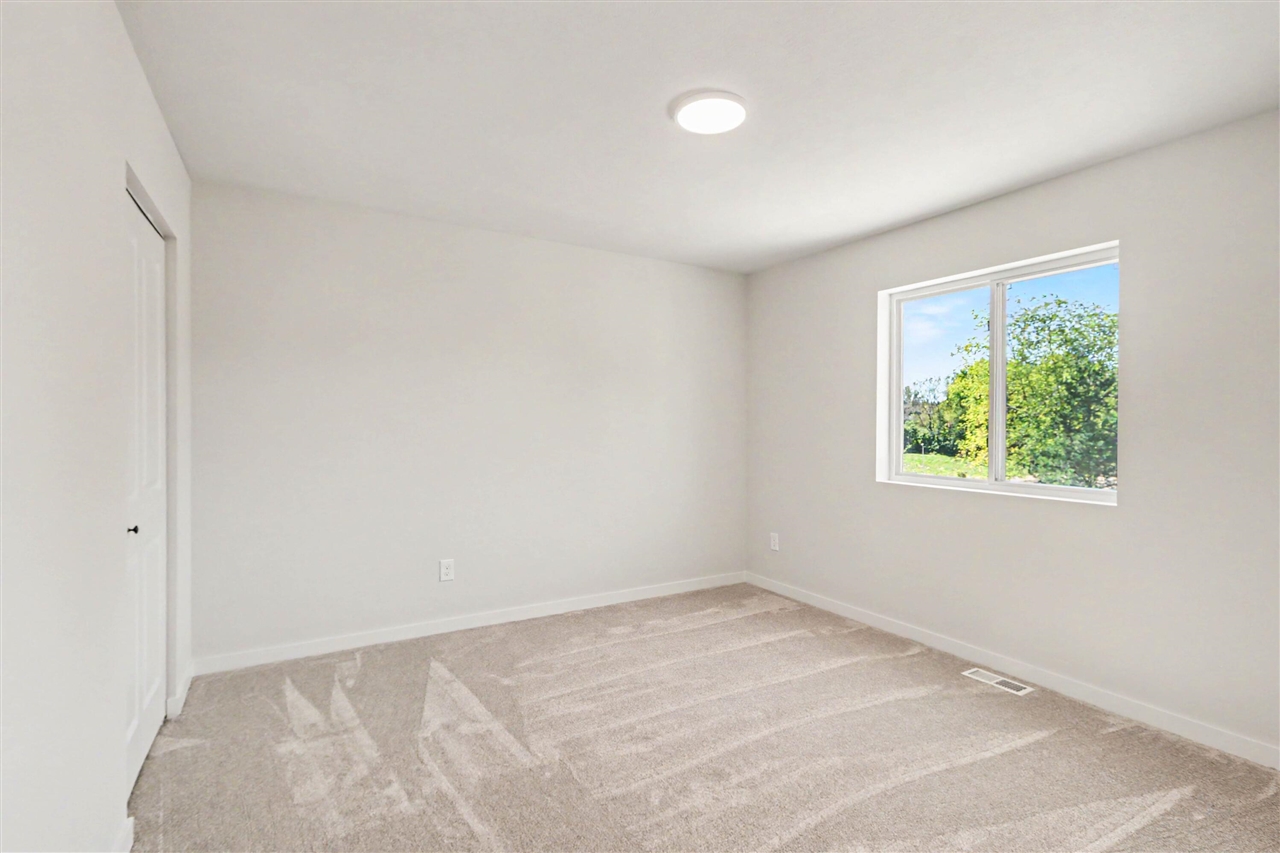 1005 Vertex Circle Property Photo 16