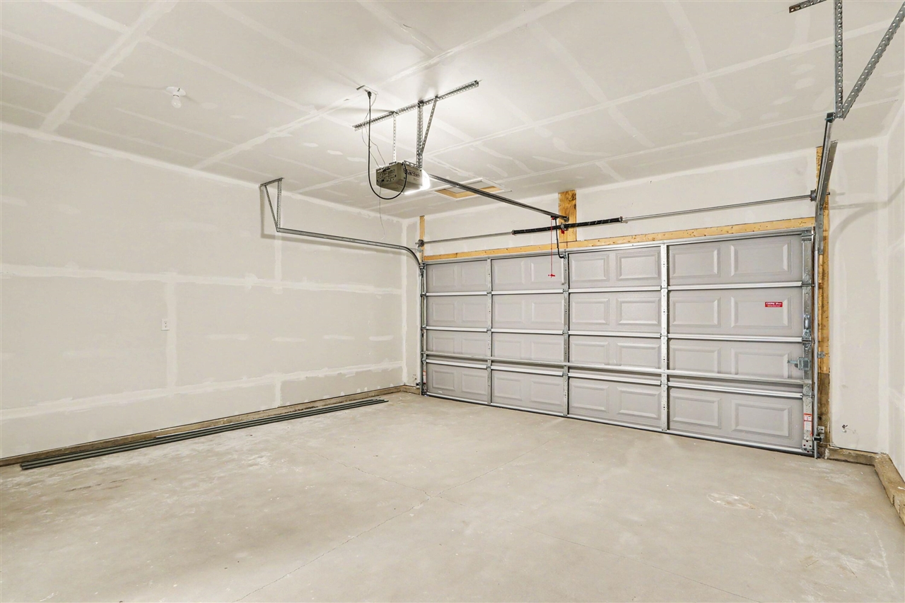 1005 Vertex Circle Property Photo 20