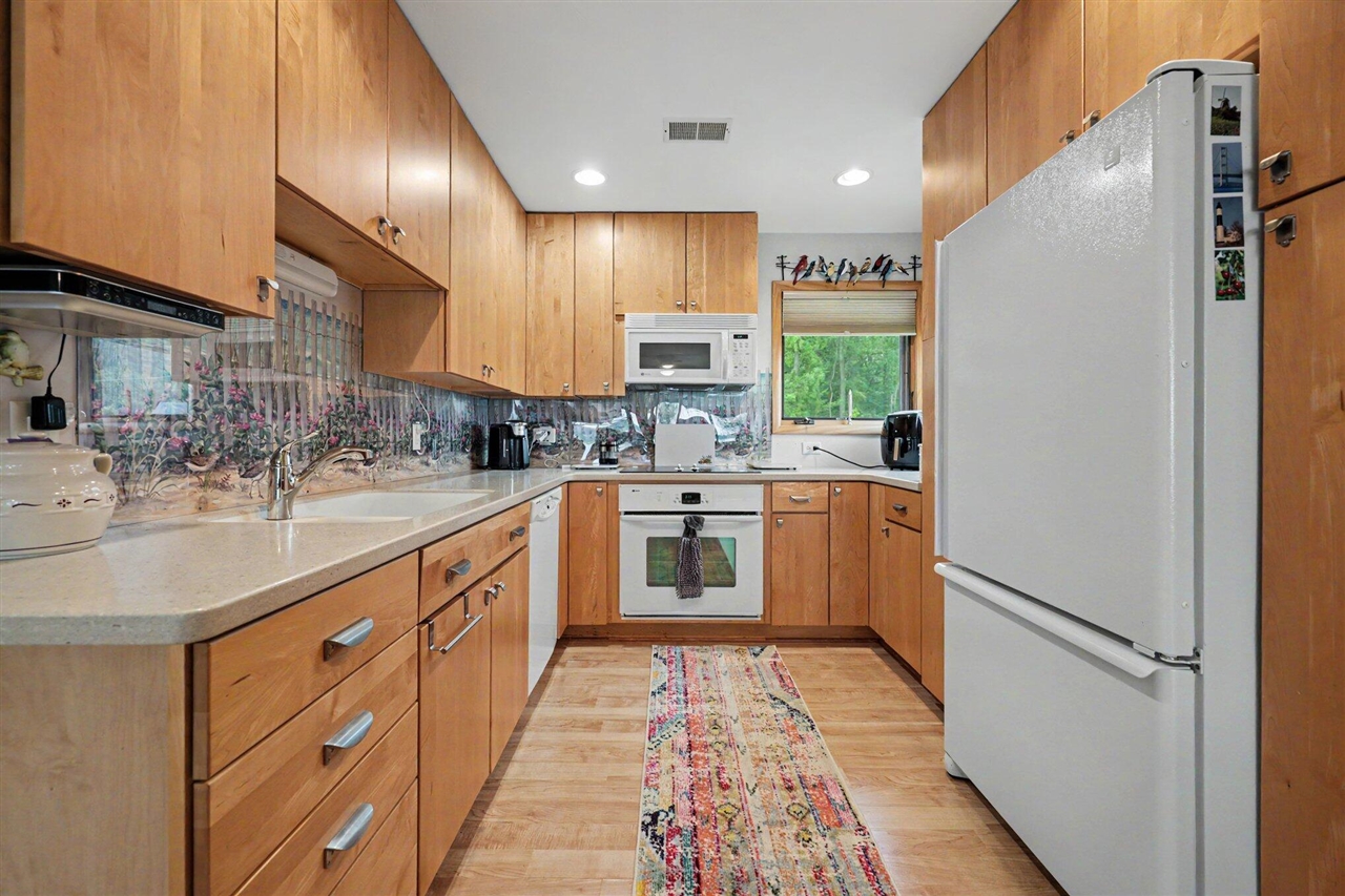 8340 Burrows Road Property Photo 13