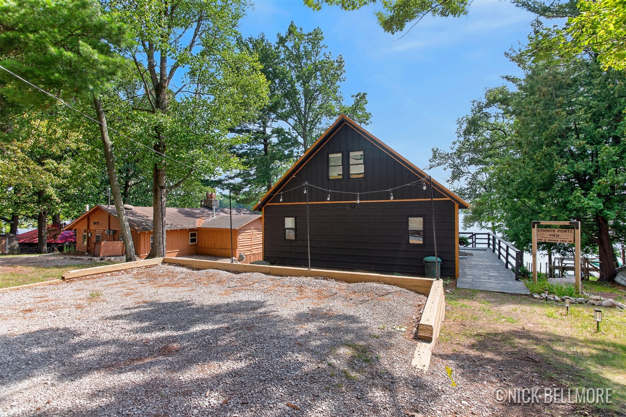 1481 N Crooked Lake Drive Property Photo 4