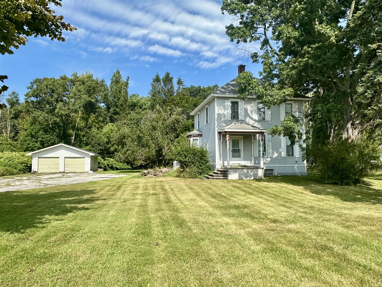 140 W Parkdale Avenue Property Photo 1