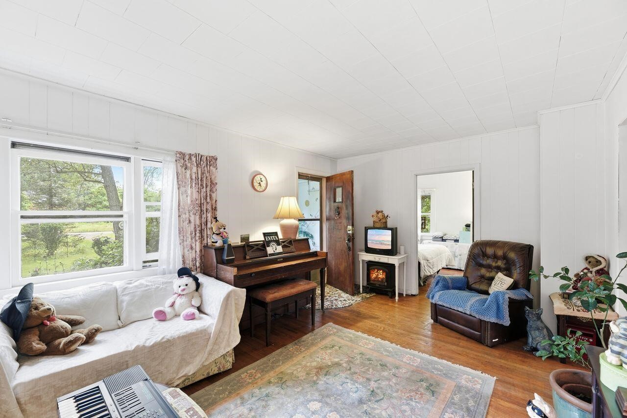 427 S Mayhew Street Property Photo 8