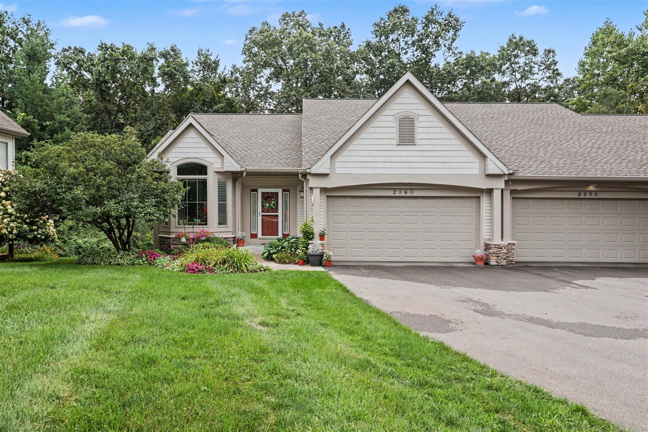 2860 Willow Ln Court Property Photo 1