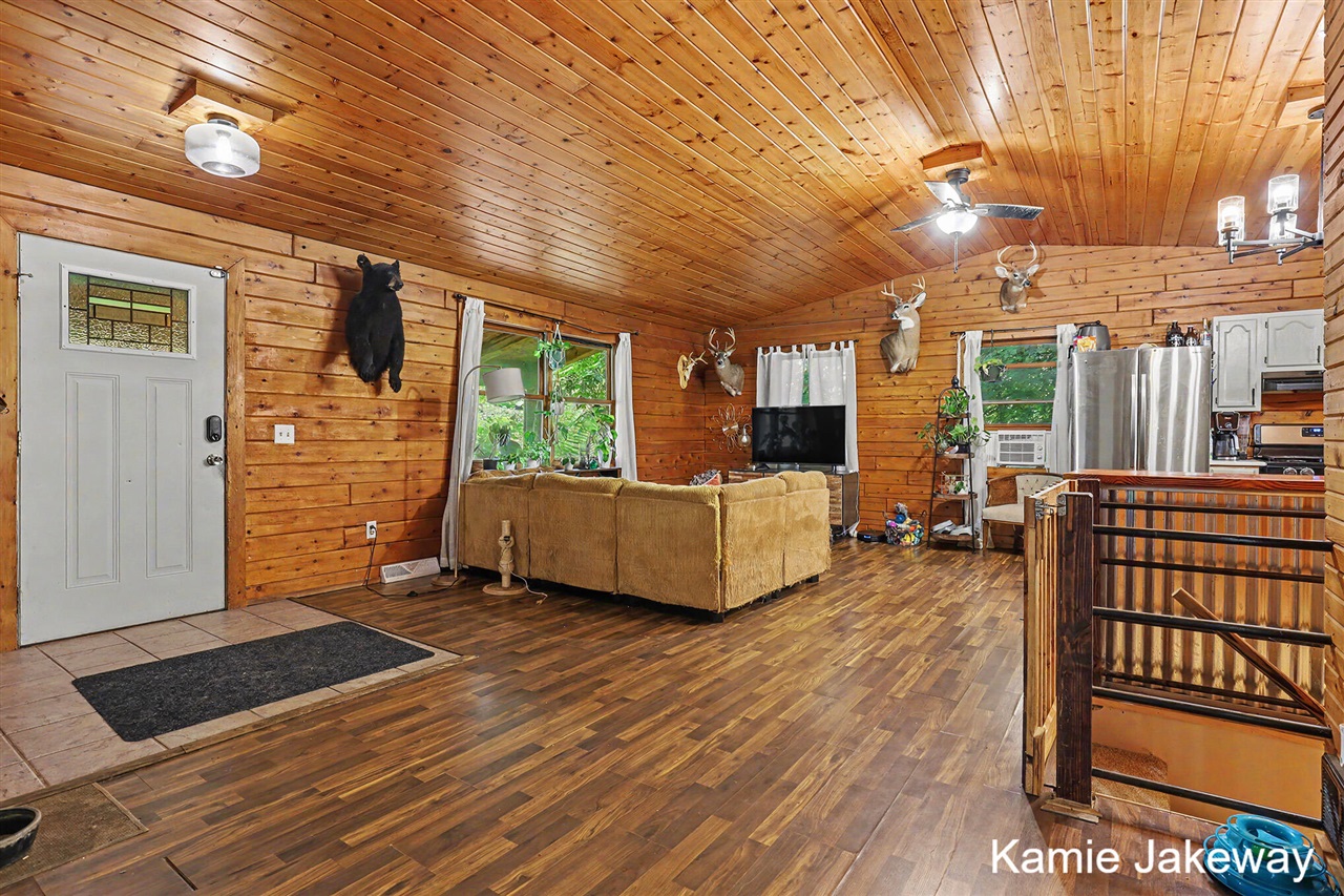 10481 Brown Road Property Photo 7