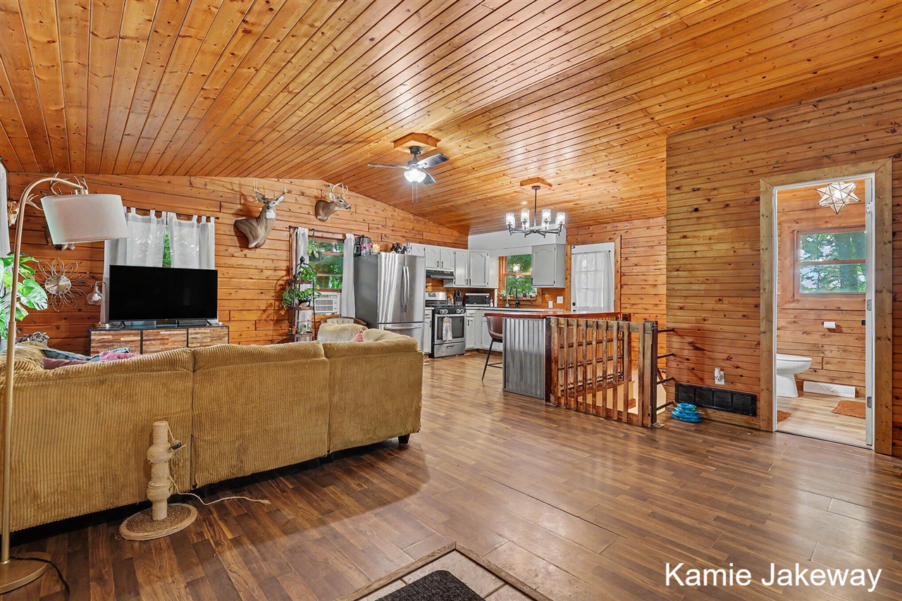 10481 Brown Road Property Photo 8
