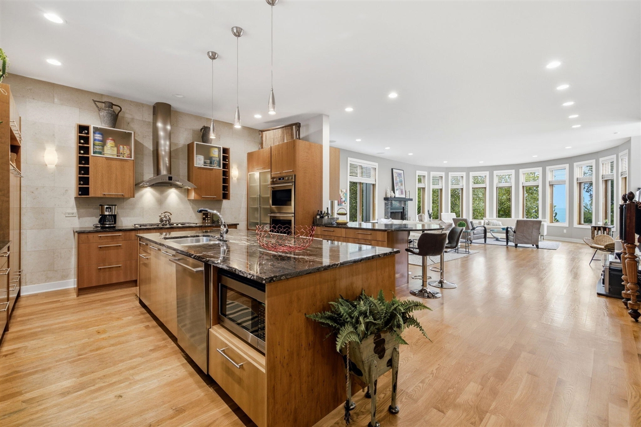 51108 Lake Park Drive Property Photo 10
