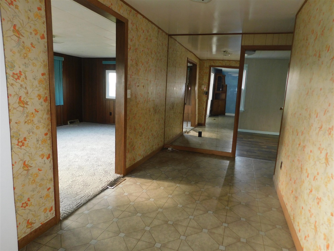 489 S Catalpa Avenue Property Photo 12