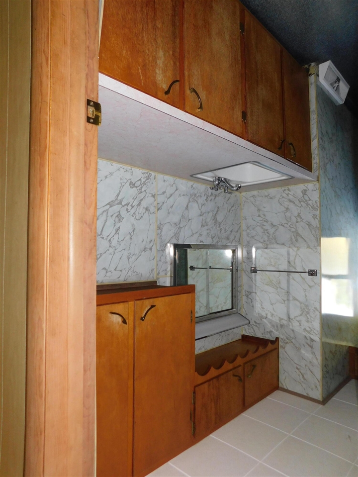 489 S Catalpa Avenue Property Photo 16