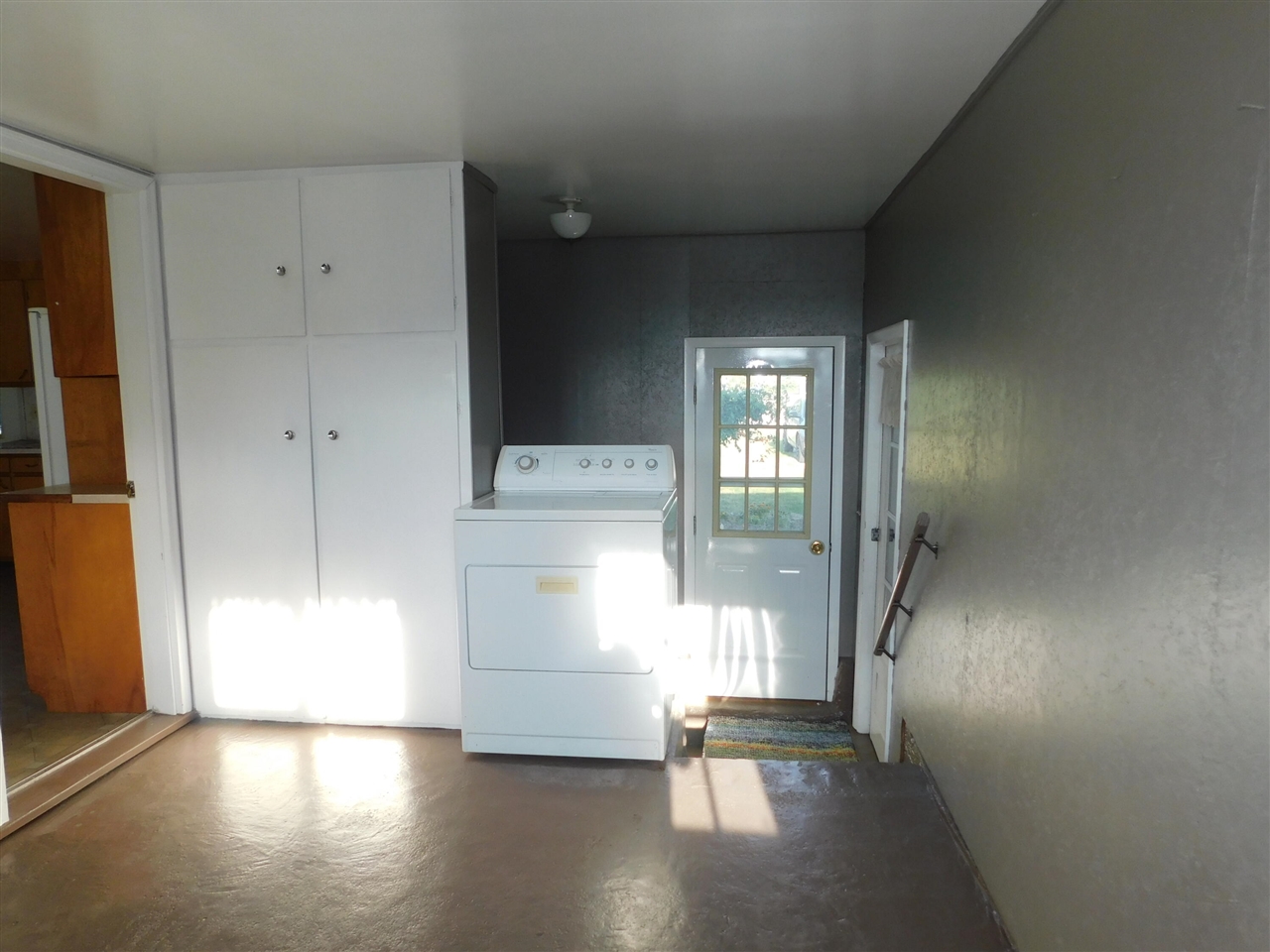 489 S Catalpa Avenue Property Photo 17