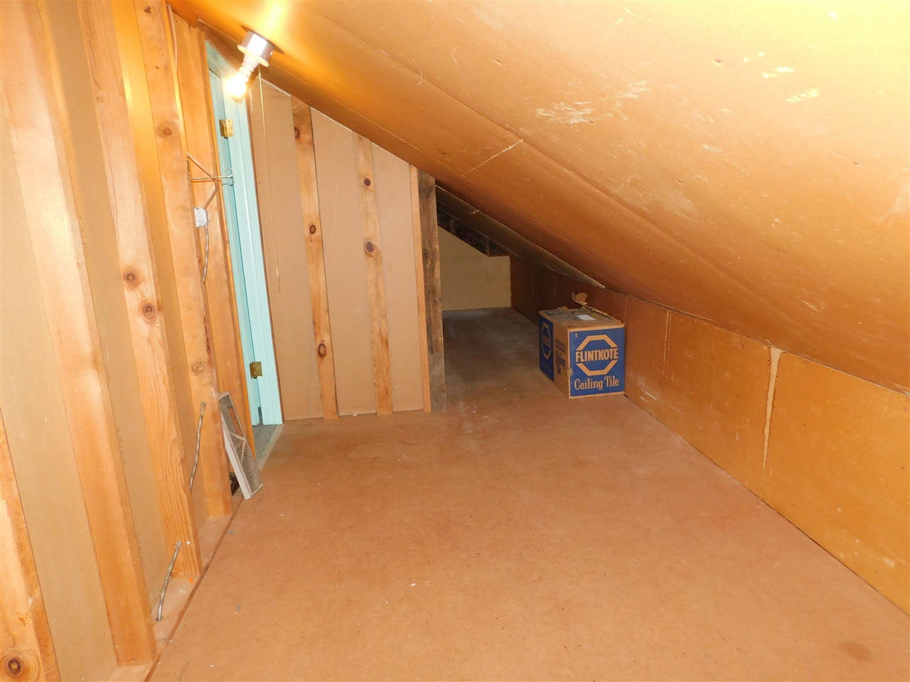 489 S Catalpa Avenue Property Photo 20