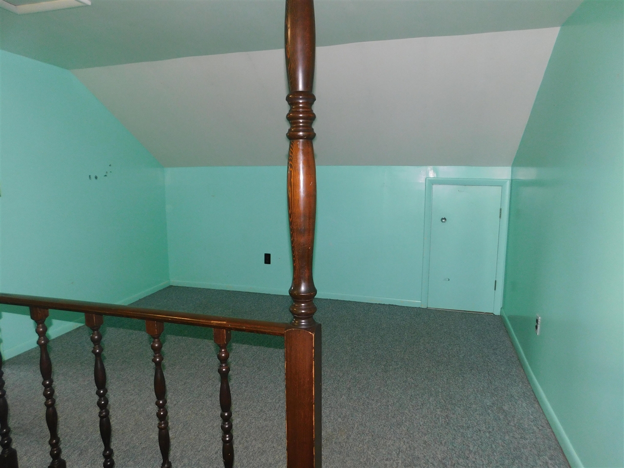 489 S Catalpa Avenue Property Photo 21