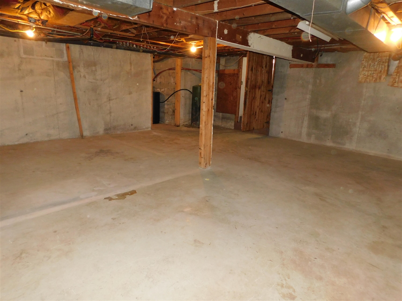 489 S Catalpa Avenue Property Photo 27