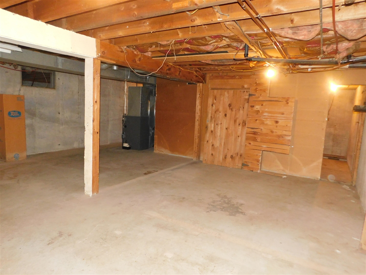 489 S Catalpa Avenue Property Photo 28